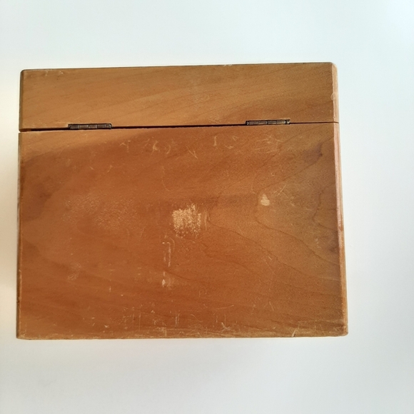 VINTAGE HAND PAINTED WOODEN RECIPE BOX - Picture 3 of 9